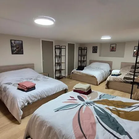 Renovated For 10 People Apartment *