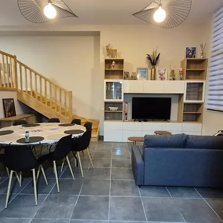 Apartment Renovated For 10 People *