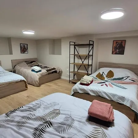 Renovated For 10 People Apartment
