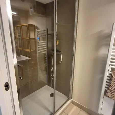 Renovated For 10 People Apartment